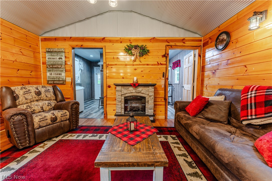 5674 Pleasant Valley Road Nashport OH 43830