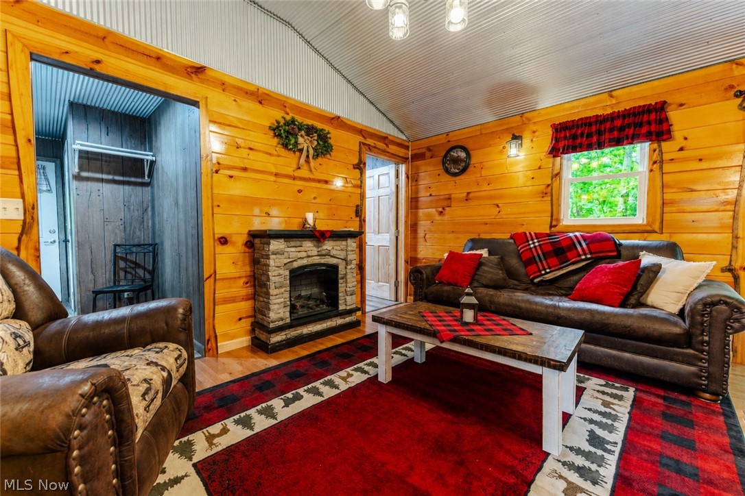 5674 Pleasant Valley Road Nashport OH 43830