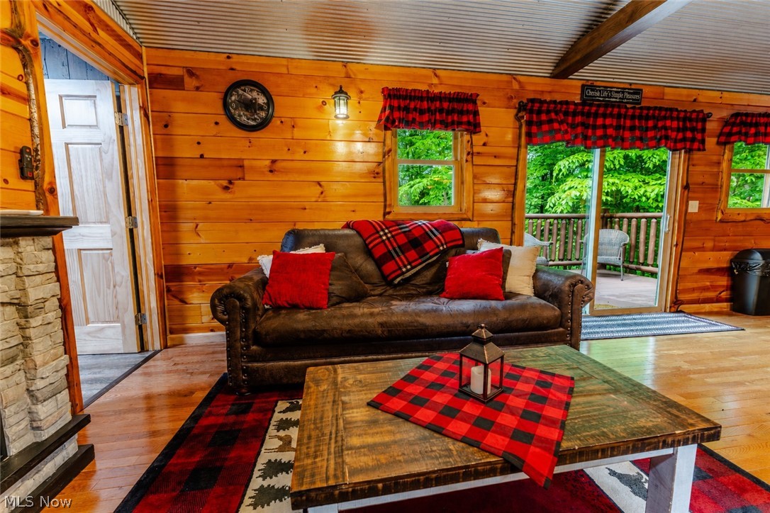 5674 Pleasant Valley Road Nashport OH 43830