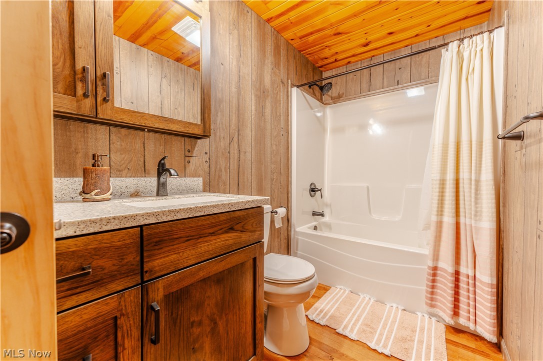 5674 Pleasant Valley Road Nashport OH 43830