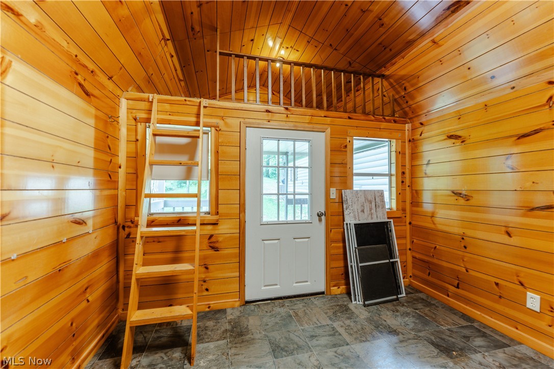 5674 Pleasant Valley Road Nashport OH 43830