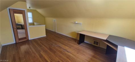 1112 Clearview Avenue Parma OH 44134