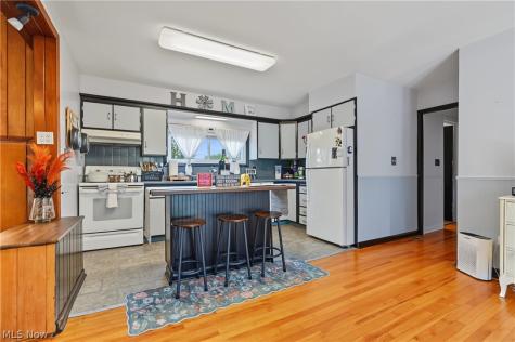 819 Sunset View Boulevard Tallmadge OH 44278