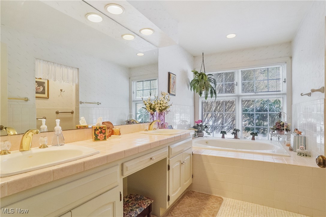 363 Woodbend Road Ravenna OH 44266