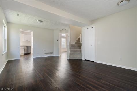 2165 Stonehenge Circle Akron OH 44319