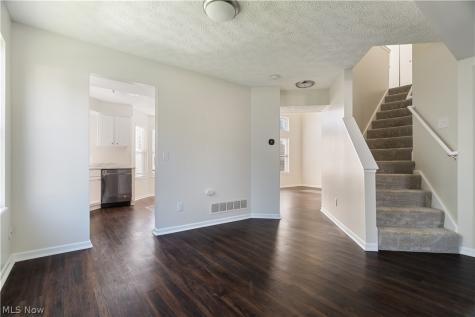 2165 Stonehenge Circle Akron OH 44319