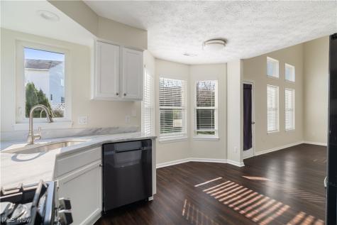 2165 Stonehenge Circle Akron OH 44319