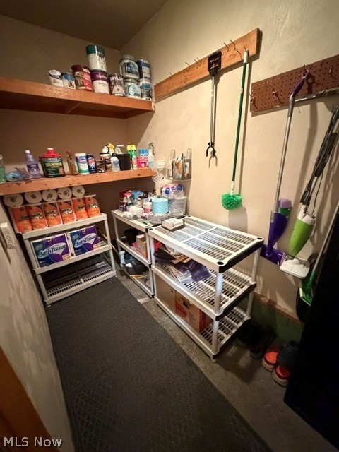 4609 Bond Warren OH 44483
