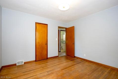 576 Hartzler Street Wooster OH 44691