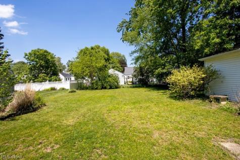 576 Hartzler Street Wooster OH 44691