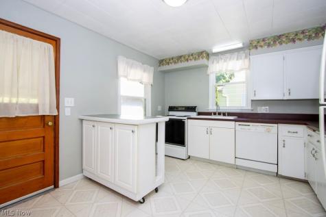 576 Hartzler Street Wooster OH 44691