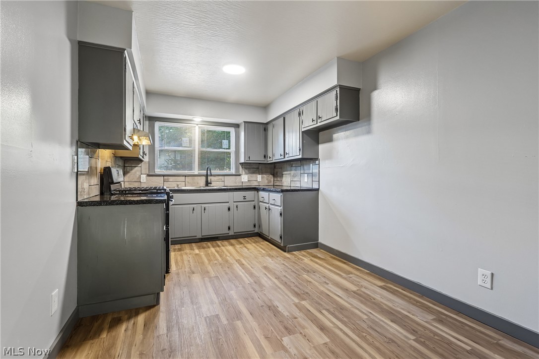 1302 East Avenue Akron OH 44307