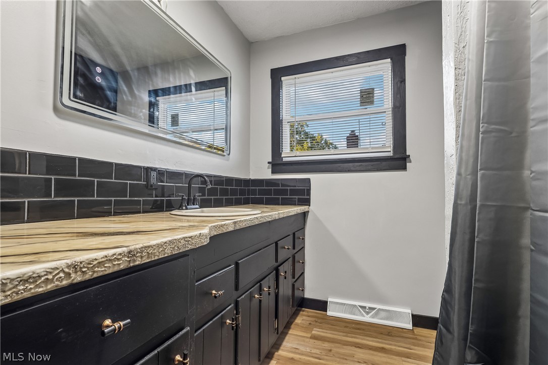 1302 East Avenue Akron OH 44307