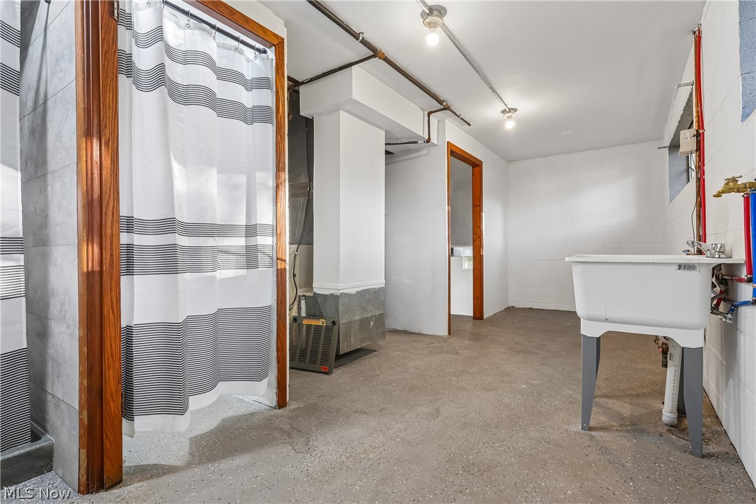 1302 East Avenue Akron OH 44307