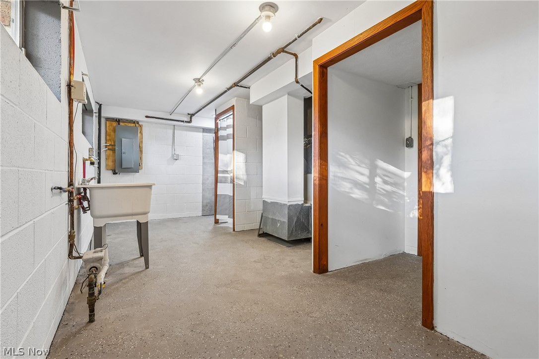 1302 East Avenue Akron OH 44307