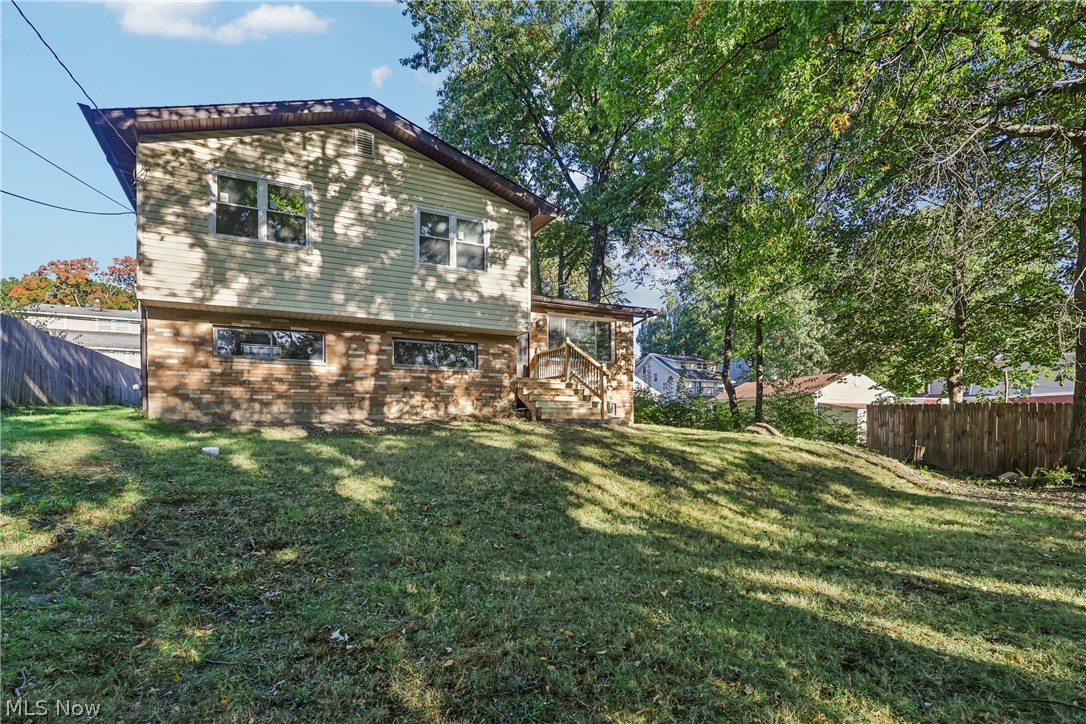 1302 East Avenue Akron OH 44307