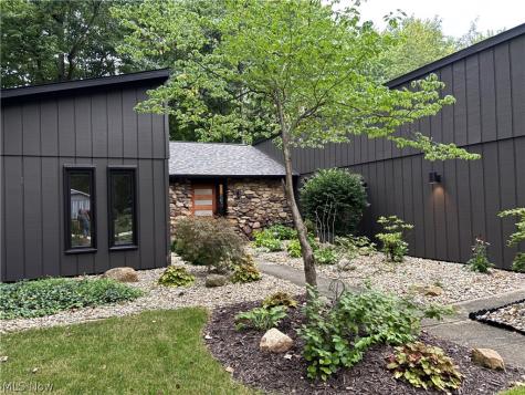 5726 Rock Point Circle North Ridgeville OH 44039