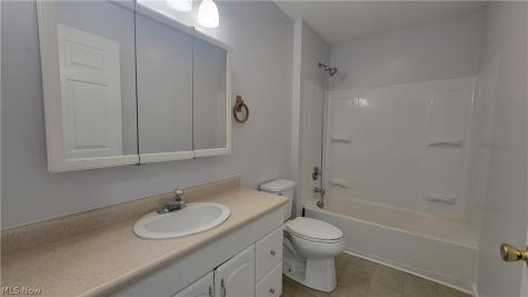 105 Woodcrest Lane Marietta OH 45750