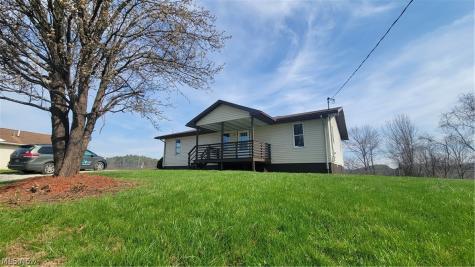 105 Woodcrest Lane Marietta OH 45750