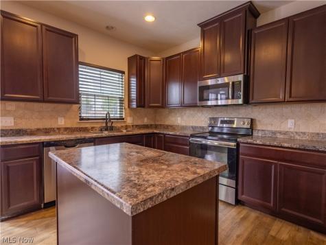 6212 Hadleigh Avenue SW Massillon OH 44646