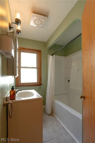 16223 Bardbury Avenue Middleburg Heights OH 44130