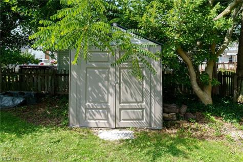 16223 Bardbury Avenue Middleburg Heights OH 44130