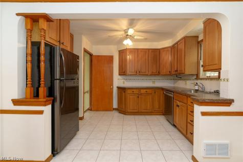 16223 Bardbury Avenue Middleburg Heights OH 44130