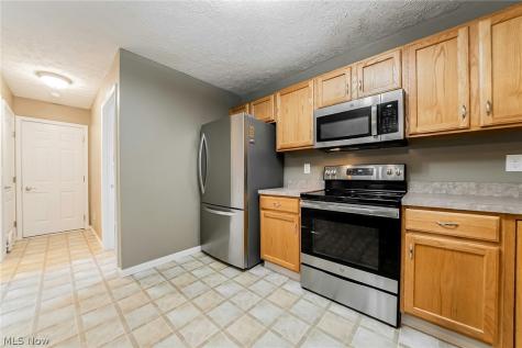 5562 Ridgeview Boulevard North Ridgeville OH 44039