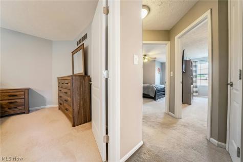 5562 Ridgeview Boulevard North Ridgeville OH 44039