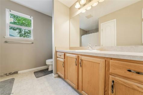 5562 Ridgeview Boulevard North Ridgeville OH 44039