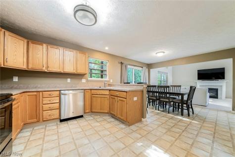 5562 Ridgeview Boulevard North Ridgeville OH 44039