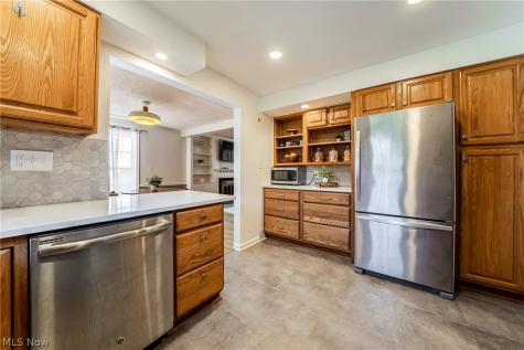 1164 Croyden Road Lyndhurst OH 44124