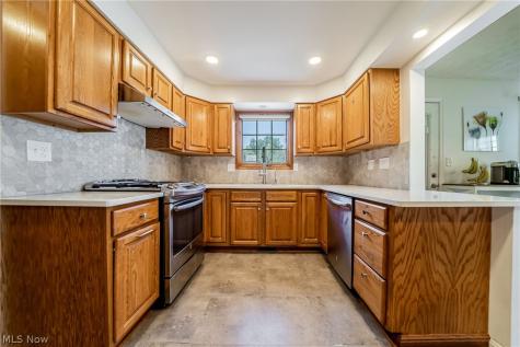 1164 Croyden Road Lyndhurst OH 44124