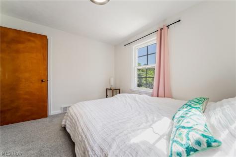 1164 Croyden Road Lyndhurst OH 44124