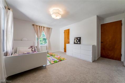 1164 Croyden Road Lyndhurst OH 44124