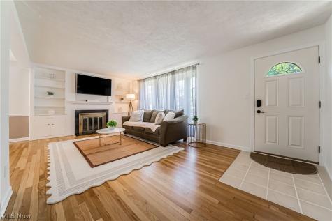 1164 Croyden Road Lyndhurst OH 44124