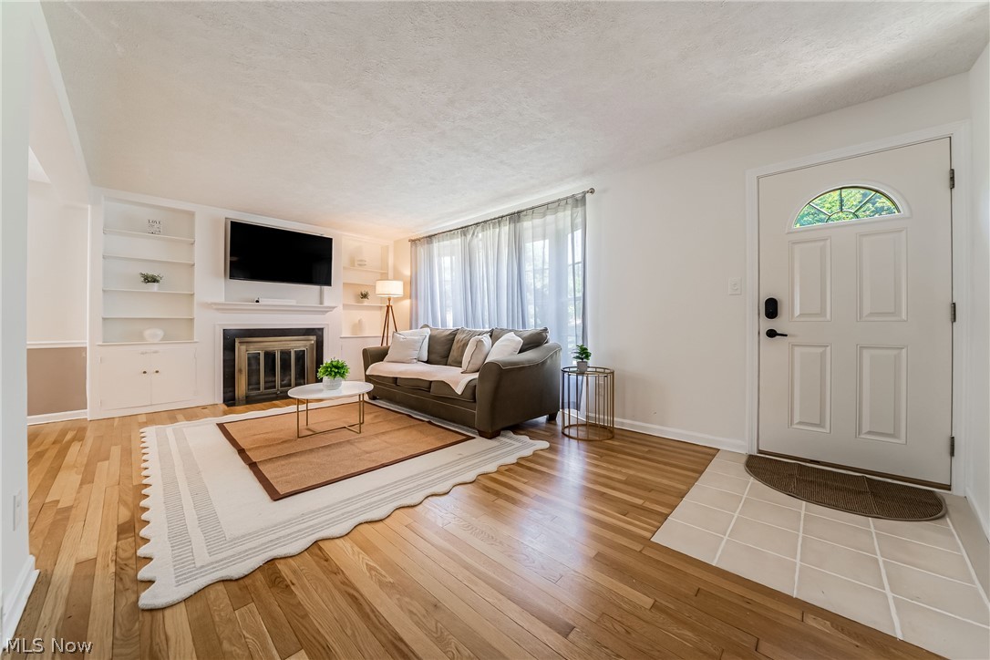 1164 Croyden Road Lyndhurst OH 44124