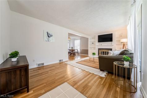 1164 Croyden Road Lyndhurst OH 44124