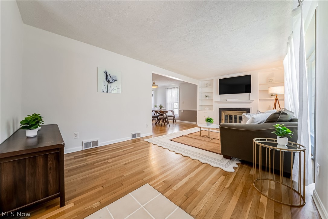 1164 Croyden Road Lyndhurst OH 44124