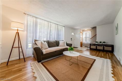 1164 Croyden Road Lyndhurst OH 44124
