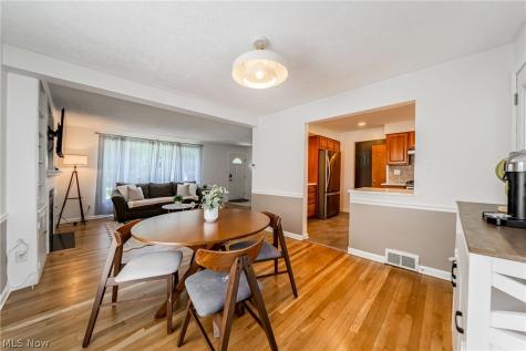 1164 Croyden Road Lyndhurst OH 44124