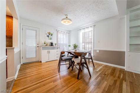 1164 Croyden Road Lyndhurst OH 44124