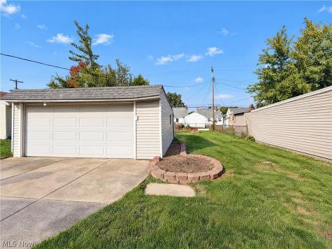 2606 Grovewood Avenue Cleveland OH 44134