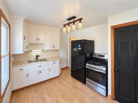 2606 Grovewood Avenue Cleveland OH 44134