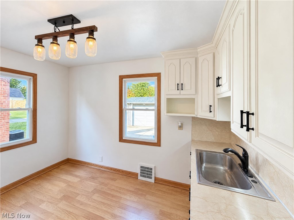 2606 Grovewood Avenue Cleveland OH 44134