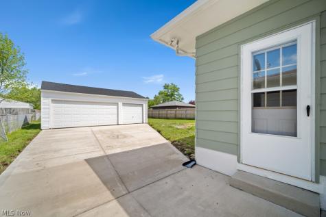 322 Windsor Drive Elyria OH 44035