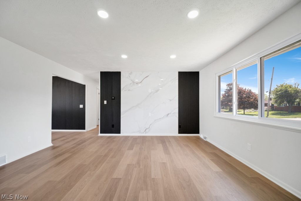 322 Windsor Drive Elyria OH 44035