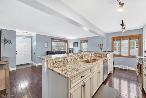 24024 E Oakland Road Bay Village OH 44140