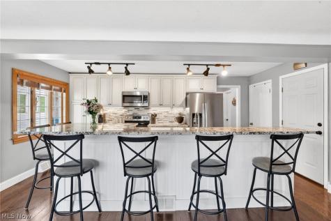 24024 E Oakland Road Bay Village OH 44140