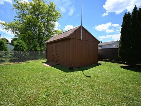 2308 Bears Den Road Youngstown OH 44511